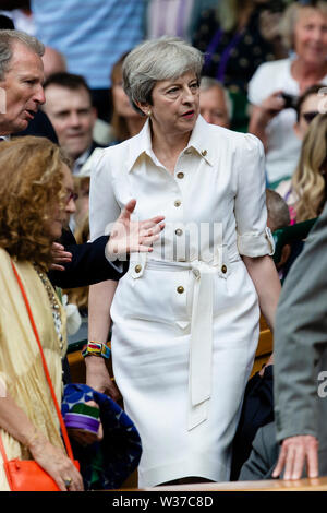 Londra, UK, 13 Luglio 2019: il Primo Ministro del Regno Unito Theresa Maggio assiste giorno 12 del Wimbledon Tennis campionati a tutti England Lawn Tennis e Croquet Club. Credito: Frank Molter/Alamy Live news Foto Stock