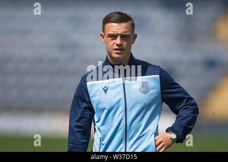 Starks Park, Kirkcaldy, UK. 13 Luglio, 2019. Scottish League Cup Calcio, Raith Rovers rispetto a Dundee; Giordania Marshall di Dundee ispeziona il passo prima della partita Credito: Azione Sport Plus/Alamy Live News Foto Stock