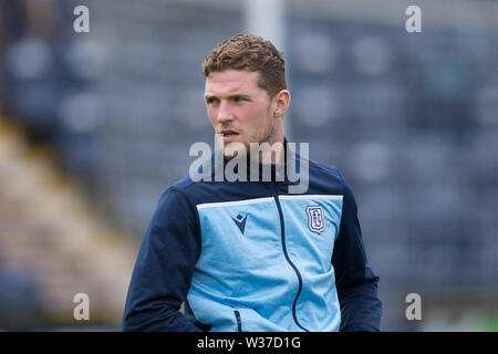 Starks Park, Kirkcaldy, UK. 13 Luglio, 2019. Scottish League Cup Calcio, Raith Rovers rispetto a Dundee; Jack Hamilton di Dundee ispeziona il passo prima della partita Credito: Azione Sport Plus/Alamy Live News Foto Stock