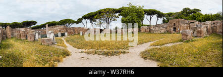 Vista Panoramica - 180 grado - della caserma dei Vigili del Fuoco - caserma dei vigili - si trova in età romana scavi archeologici di Ostia Anti Foto Stock
