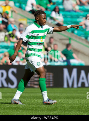 Il Karamoko Dembele di Celtic è in azione durante la partita pre-stagionale al Celtic Park, Glasgow. Foto Stock