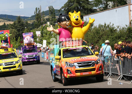 Macon a Saint-Etienne, in Francia. 13 luglio 2019. 13 luglio 2019, Macon a Saint-Etienne, in Francia; Tour de France tour in bicicletta, stadio 8; Haribo pubblicità credito caravan: Azione Plus immagini di sport/Alamy Live News Foto Stock