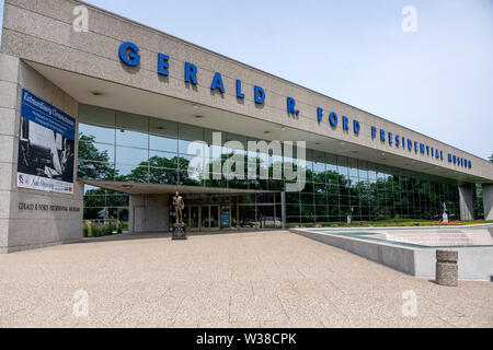 Esterno del Gerald Ford Presidential Library and Museum di Grand Rapids, Michigan, domenica 30 giugno, 2019.Credit: Ron Sachs / CNP | Utilizzo di tutto il mondo Foto Stock