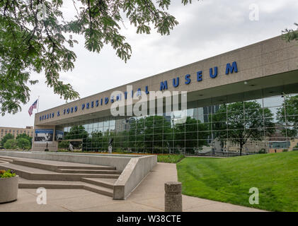 Esterno del Gerald Ford Presidential Library and Museum di Grand Rapids, Michigan, domenica 30 giugno, 2019.Credit: Ron Sachs / CNP | Utilizzo di tutto il mondo Foto Stock