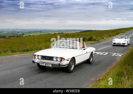 Lancashire Automobile Club costa a costa 2019; a partire da Midland Hotel a Morecambe e finendo a Dunsley Hall di Sandsend vicino a Whitby questa annata auto coast to coast rally percorso attraversa le alture del fantastico paesaggio nel trogolo di Bowland con viste sulla baia di Morecambe. La manifestazione è aperta ai classici e amati vetture del patrimonio di tutte le età assumendo la sfida di un percorso lungo circa 170 miglia di sentieri e strade di Inghilterra rurale. Foto Stock