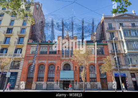 Barcellona, Spagna - 03 novembre 2018: Il Antoni Tàpies Foundation è un centro culturale e museo, situato in Carrer d'Aragó, a Barcellona, Cataloni Foto Stock