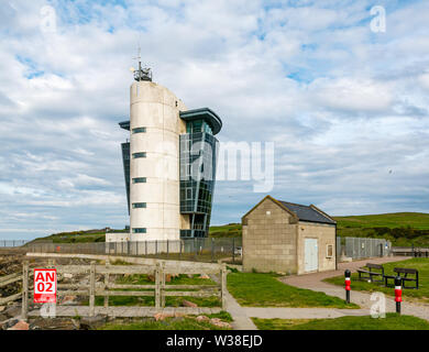Aberdeen spedizioni torre di controllo, porto di Aberdeen, Scozia, Regno Unito Foto Stock