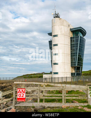 Aberdeen spedizioni torre di controllo, porto di Aberdeen, Scozia, Regno Unito Foto Stock