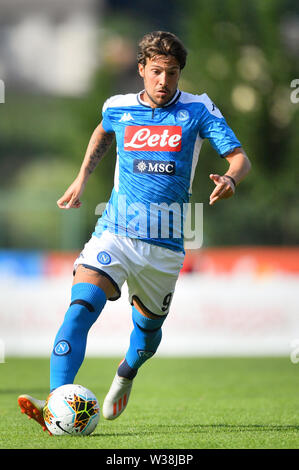 Dimaro, Italia. 13 Luglio, 2019. Foto di Massimo Paolone/LaPresse13 luglio 2019 Dimaro (Tn), Italia sport calcio SSC Napoli vs Benevento Amichevole ritiro pre-campionato di calcio di Serie A 2019/2020 - Centro sportivo di Dimaro e Folgarida Nella foto: Simone Verdi in azione Photo Massimo Paolone/LaPresse Luglio 13, 2019 Dimaro (Tn), Italia sport soccer SSC Napoli vs Benevento amichevole Pre italiano campionato di Football League A TIM 2019/2020 - Dimaro e Folgarida Centro Sportivo In pic: Simone Verdi in azione Credit: LaPresse/Alamy Live News Foto Stock