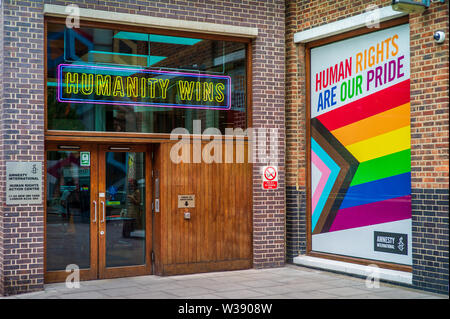 Sede centrale di Amnesty International presso 25 New Inn Yard, Londra EC2A 3EA, anche il Centro d'azione per i diritti umani di Amnesty International. Foto Stock