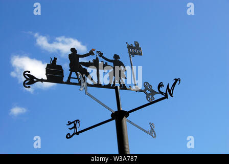 Banderuola raffigurante una locanda sulla scena del poeta, percorso Alloway, Ayrshire, in Scozia Foto Stock