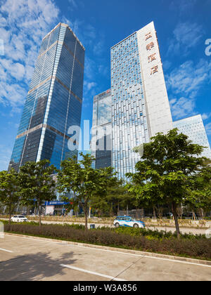 Edifici ad alta in Futian Central Business District (CBD). Shenzhen, Provincia del Guangdong, Cina. Foto Stock