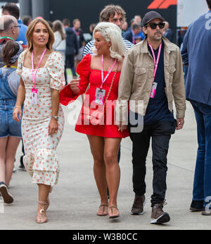 Silverstone, UK. 14 Luglio, 2019. Campionato FIA di F1 nel Gran Premio di Gran Bretagna, il giorno della gara; Mago dinamo e amici nel paddock Credit: Azione Plus immagini di sport/Alamy Live News Foto Stock