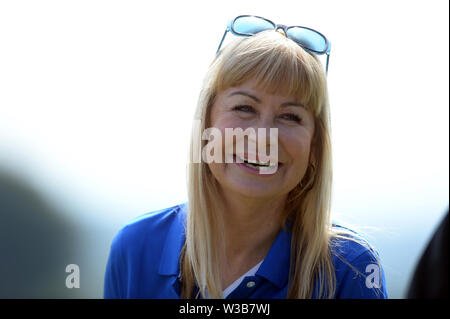 Newport, Wales, Regno Unito. Il 14 luglio 2019. Ex TV presentatore meteo Sian Lloyd durante la Bulmers Celebrity Cup al Celtic Manor di Newport domenica 14 luglio 2019 (Pic: Jeff Thomas | MI News) Credito: MI News & Sport /Alamy Live News Foto Stock