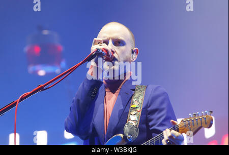 Irlanda del Nord banda porta due cinema Club suona dal vivo durante il Mallorca live festival di Magaluf, Calvia nell'isola spagnola Foto Stock