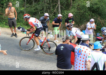 St Etienne, Francia. Il 14 luglio 2019. Tour de France tour in bicicletta, stadio 9, Saint-Etienne a Brioude; Tiesj Benoot (BEL) Lotto Soudal e Anthony Delaplace (FRA) Team credito Arkea: Azione Plus immagini di sport/Alamy Live News Foto Stock