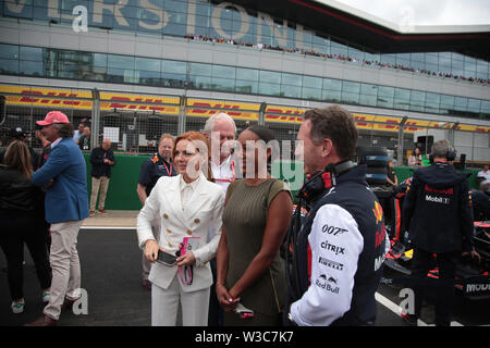 &#Xa9; Foto4 / LaPresse14/07/2019 Silverstone, Inghilterra Sport Gran premio di Formula Uno Inghilterra 2019 nel pic: griglia di partenza, Geri Halliwell (GBR) cantante con suo marito Christian Horner (GBR), la Red Bull Racing, Direttore sportivo e con Mel B. (GBR), cantante Foto Stock