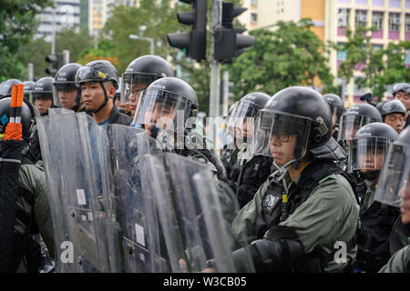 Shatin, Hong Kong - 14 Luglio 2019: Protesta a Hong Kong contro la legge in materia di estradizione che trasformino in conflitto di polizia. Foto Stock