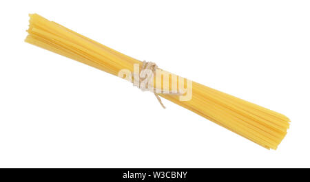 Mazzetto pasta spaghetti maccheroni isolati su sfondo bianco Foto Stock