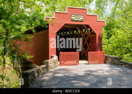 Martins Mill ponte coperto, Weaver Road, Antrim Township, Pennsylvania Foto Stock