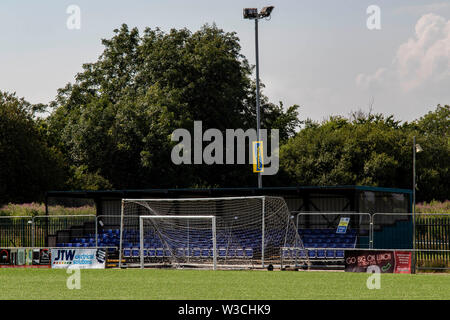 Penybont di apportare miglioramenti al Parco Bryntirion terreno davanti a loro stagione di debutto nella Welsh Premier League. Foto Stock