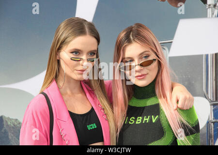 Ruby Carr e Natalia Panzarella di Bahari all'Universal Pictures Premiere mondiale di "Fast & Furious presenta: Hobbs & Shaw'. Tenuto presso il Teatro di Dolby in Hollywood, CA, 13 luglio 2019. Foto: Richard Chavez / PictureLux Foto Stock