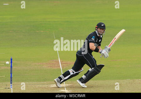 Londra, Regno Unito. 14 Luglio, 2019. Henry Nicholls di Nuova Zelanda gioca un colpo durante la Nuova Zelanda v Inghilterra, ICC Cricket World Cup match finale, al Lords, Londra, Inghilterra. Credito: ESPA/Alamy Live News Foto Stock