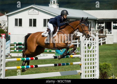 Cinquantesimo annuale di Lake Placid horse show (LPHS) a Lake Placid NY, STATI UNITI D'AMERICA. 700 cavalli hanno gareggiato nel 2019 Cacciatore e il ponticello concorrenza in Lake Placid, Foto Stock