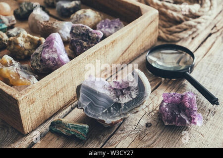 Collezione di minerali. Set da pietre minerali: turchese, morion