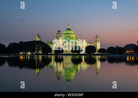 Victorial Memorial edili durante il tramonto,Kolkata,l'India,Asia Foto Stock