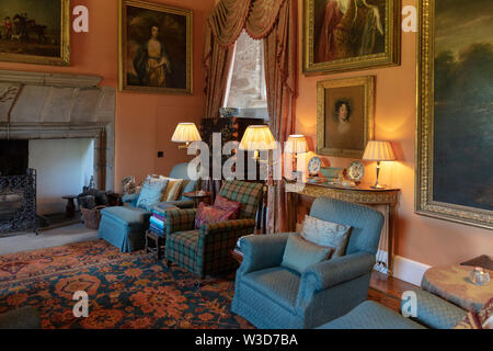 Storico stanza vivente, salon, Cawdor Castle, Scotland, Regno Unito Foto Stock