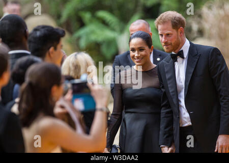 Londra, Regno Unito. Il 14 luglio 2019. Leicester Square, Londra, Regno Unito. 14 Luglio, 2019. Meghan, duchessa di Sussex e il principe Harry frequentare il Re Leone Premiere europeo, Londra, Regno Unito. Credito: Jeff Gilbert/Alamy Live News Foto Stock