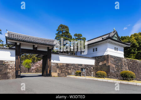 Giappone, Honshu, Tokyo, Hibiya, Palazzo Imperiale, Gate Sakuradamon Foto Stock