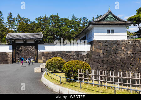 Giappone, Honshu, Tokyo, Hibiya, Palazzo Imperiale, Gate Sakuradamon Foto Stock