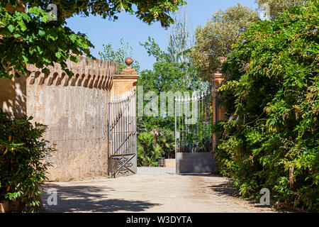 Giardino pubblico , Parc del Laberint Horta, labirinto, Barcellona, in Catalogna, Spagna. Foto Stock