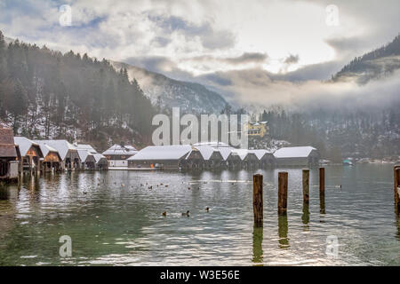 Paesaggio intorno Schoenau am Koenigssee Harbour in Baviera in inverno Foto Stock