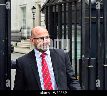 Neil Basu - Assistente Commissario, Metropolitan Police - lasciando Downing Street dopo una riunione al n. 10, Aprile 2019 Foto Stock