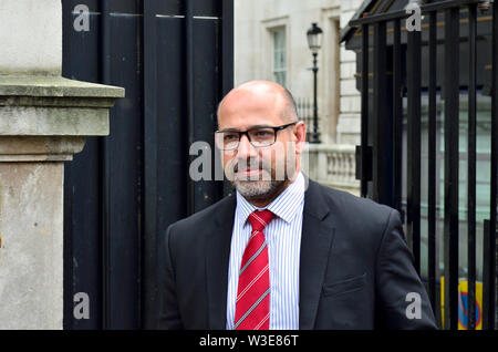 Neil Basu - Assistente Commissario, Metropolitan Police - lasciando Downing Street dopo una riunione al n. 10, Aprile 2019 Foto Stock