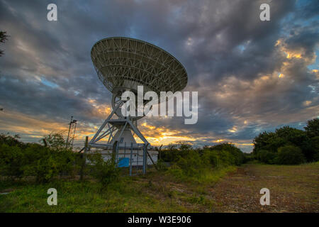 Radio Multi-Element legato interferometro Network (MERLIN), un interferometro matrice al Mullard radio osservatorio di Barton, Cambridge. Foto Stock