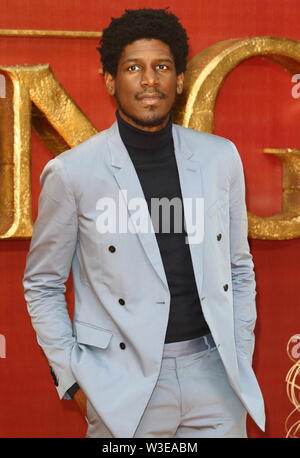 Labrinth assiste la premiere europeo della Disney The Lion King a l'Odeon Luxe cinema, Leicester Square a Londra. Foto Stock