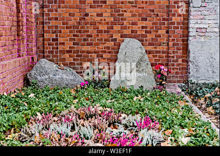 Dichtergrab auf dem Friedhof Dorotheenstädtisches a Berlino; Autore della tomba di Berlino: Bertolt Brecht Foto Stock