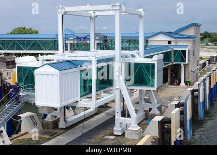 Piede passerella passeggeri, Cape May-Lewes Ferry Terminal. Foto Stock