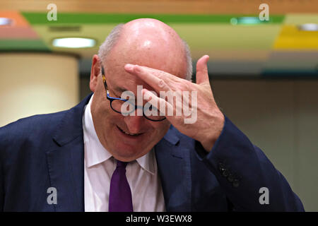 Bruxelles, Belgio, 15 luglio 2019. Phil Hogan, Commissario Ue assiste in un Unione europea Consiglio Agricoltura e pesca riunione. Credito: ALEXANDROS MICHAILIDIS/Alamy Live News Foto Stock