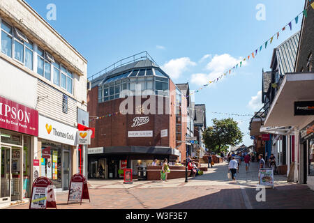 Witton Street nel centro della città di Northwich CHESHIRE REGNO UNITO Foto Stock