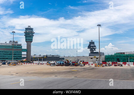 Lantau, Hong Kong - 22 Giugno 2018 : vista interna dell'aeroporto in pista Foto Stock