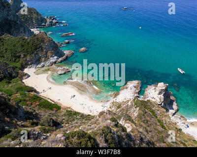 Incredibile prospettiva aerea con l'ambiente intorno la Calabria, Italia. Foto Stock