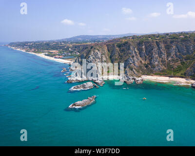 Incredibile prospettiva aerea con l'ambiente intorno la Calabria, Italia. Foto Stock