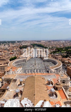 Piazza San Pietro in Vaticano e la vista aerea di Roma Foto Stock