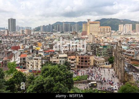 Vista della città di Macau e rovine di San Paolo dal monte Rocca Foto Stock