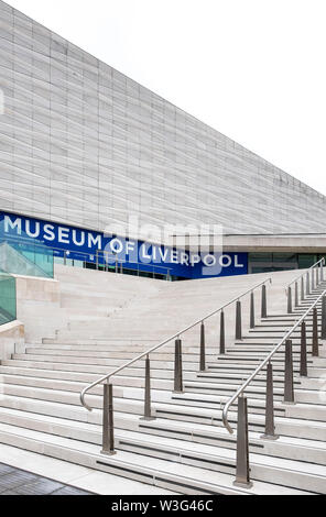 Museo di Liverpool, Pier Head, Liverpool, Regno Unito. Progettato dagli architetti 3XN e ingegneri Buro Happold e costruito da GALLIFORD TRY al costo di £72m in Foto Stock
